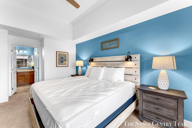 529 Miller Drive 305, Grand Haven City, MI 49417