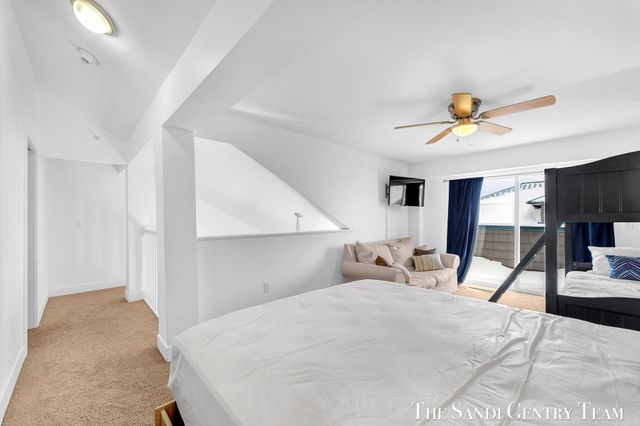 529 Miller Drive 305, Grand Haven City, MI 49417