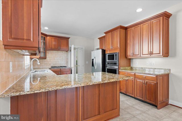 5008 SHORTGRASS LN, Haymarket, VA 20169