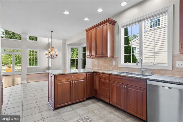 5008 SHORTGRASS LN, Haymarket, VA 20169