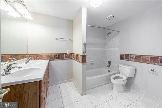 5008 SHORTGRASS LN, Haymarket, VA 20169