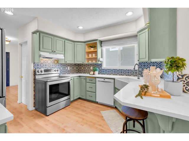 6028 Se Gladstone St, Portland, OR 97206
