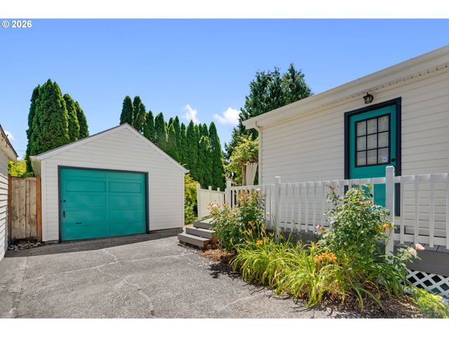 6028 Se Gladstone St, Portland, OR 97206