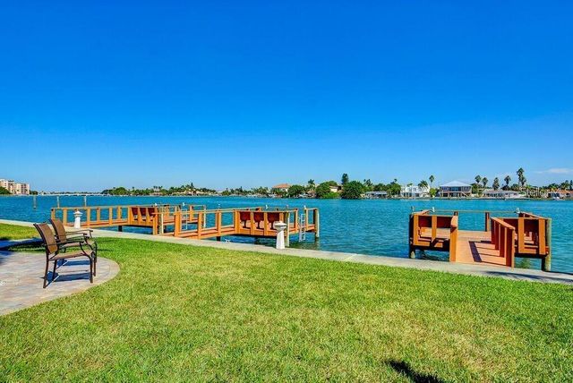 10265 GULF BOULEVARD A301, St Petersburg, FL 33706