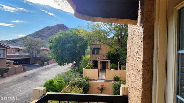 730 E North Lane Unit 2, Phoenix, AZ 85020