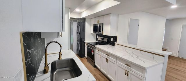 730 E North Lane Unit 2, Phoenix, AZ 85020
