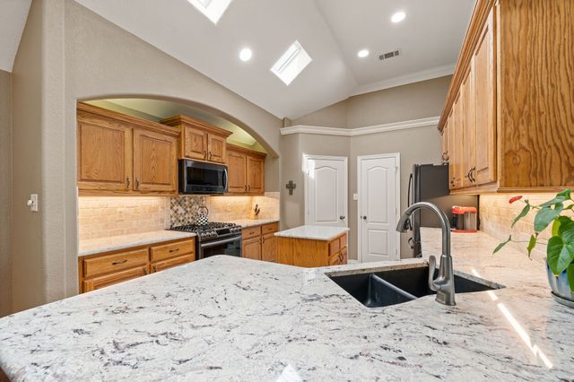 6024 Frost Street, North Richland Hills, TX 76180