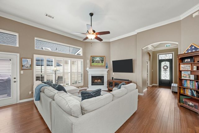 6024 Frost Street, North Richland Hills, TX 76180