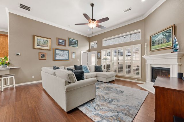 6024 Frost Street, North Richland Hills, TX 76180