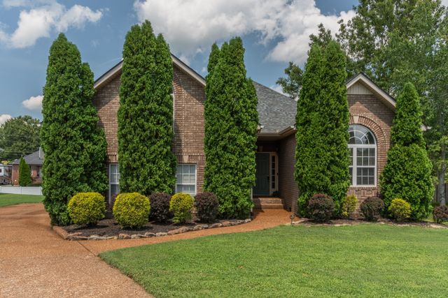 206 Kiowa Ct, White House, TN 37188