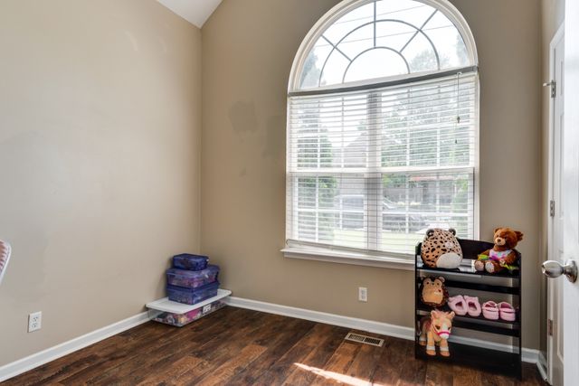 206 Kiowa Ct, White House, TN 37188