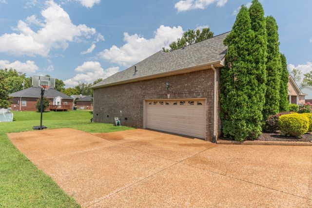 206 Kiowa Ct, White House, TN 37188