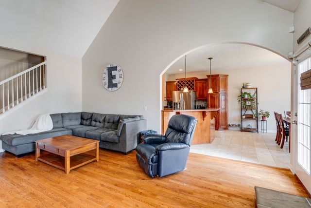 206 Kiowa Ct, White House, TN 37188