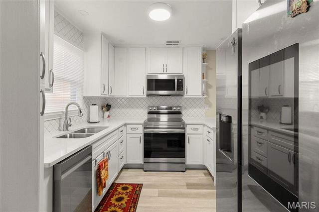 5533 Duchesne Parque Drive, Unincorporated, MO 63128