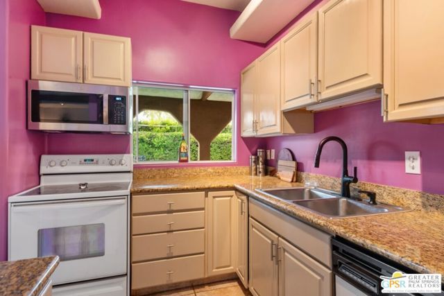 648 S Roxbury Drive, Palm Springs, CA 92264