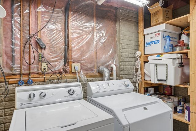 5313 Meadow Place, West Des Moines, IA 50266