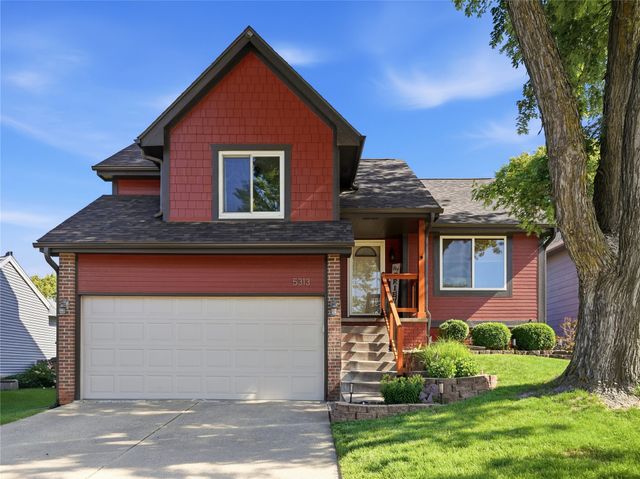 5313 Meadow Place, West Des Moines, IA 50266