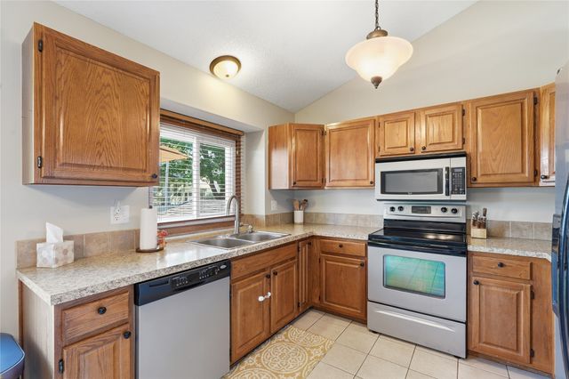 5313 Meadow Place, West Des Moines, IA 50266
