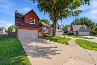 5313 Meadow Place, West Des Moines, IA 50266