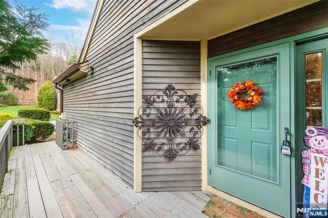 26 Concord H, West Milford, NJ 07480