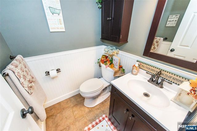 26 Concord H, West Milford, NJ 07480