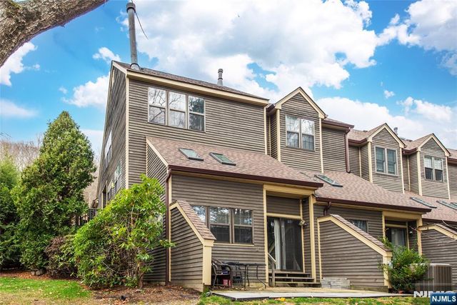 26 Concord H, West Milford, NJ 07480