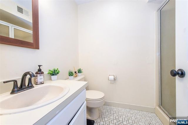 26 Concord H, West Milford, NJ 07480