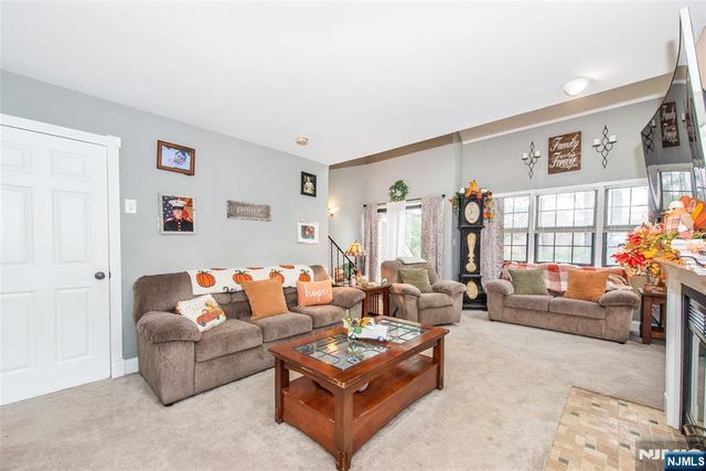 26 Concord H, West Milford, NJ 07480