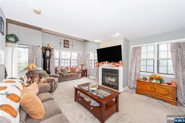 26 Concord H, West Milford, NJ 07480