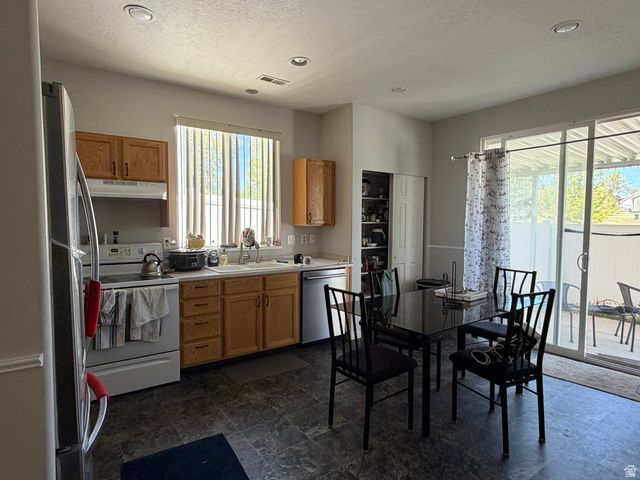 5928 W ROSEBERRY ST, West Jordan, UT 84081