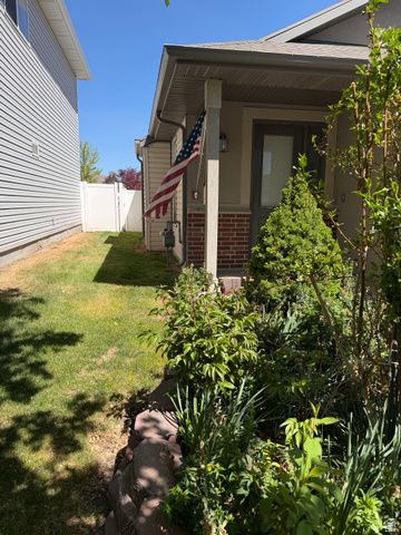 5928 W ROSEBERRY ST, West Jordan, UT 84081