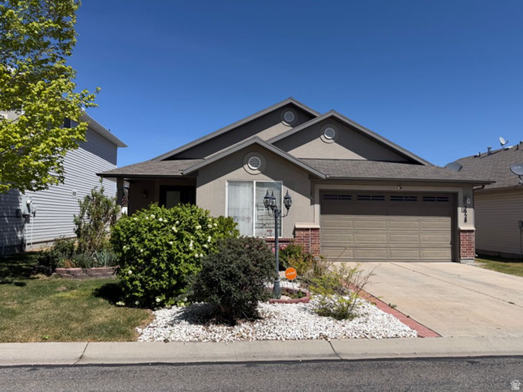 5928 W ROSEBERRY ST, West Jordan, UT 84081