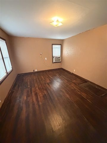 1204 NW Taft, Lawton, OK 73507