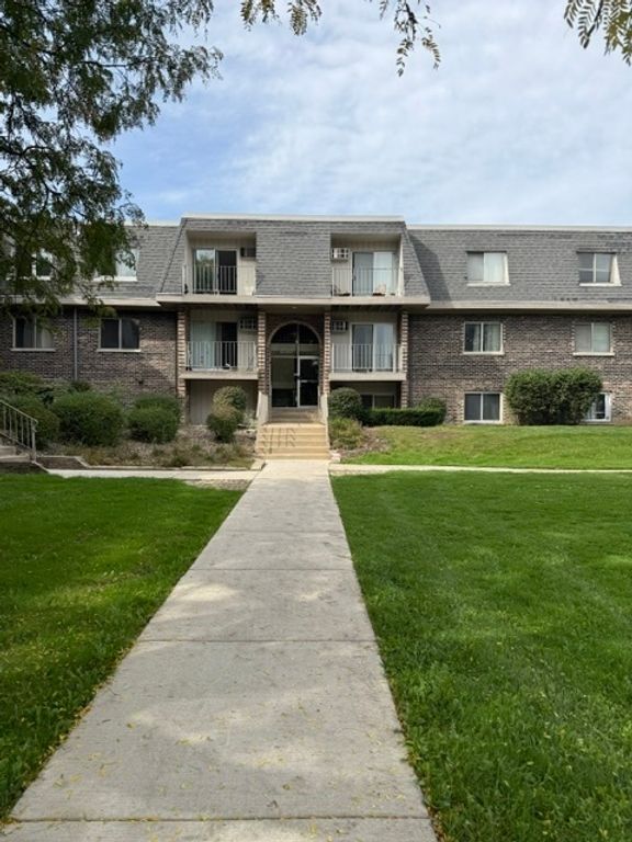 838 Jonathon Court 107, Prospect Heights, IL 60070 — exterior