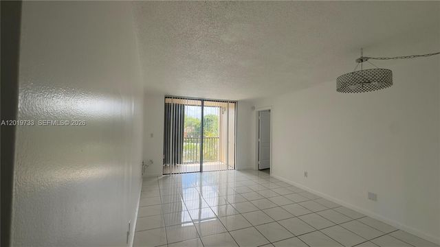 14611 N Kendall Dr 304L, Miami, FL 33186