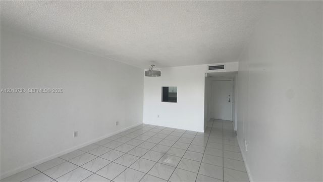 14611 N Kendall Dr 304L, Miami, FL 33186