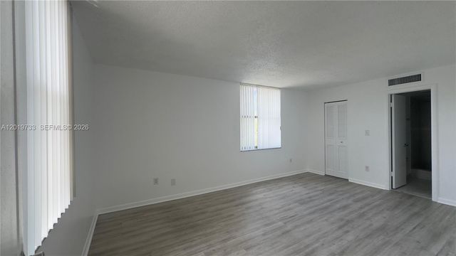 14611 N Kendall Dr 304L, Miami, FL 33186