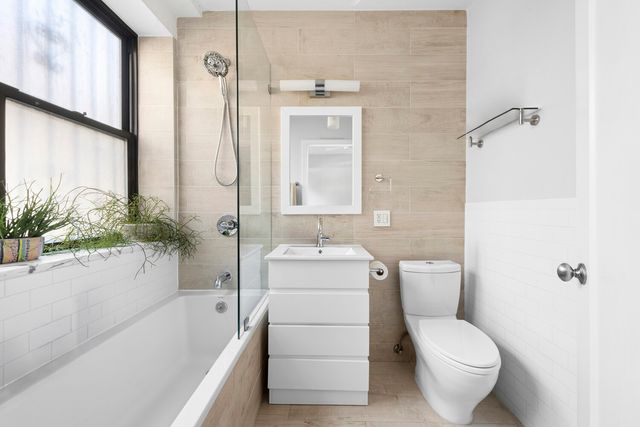 4523 Broadway Apt 1C, New York City, NY 10040