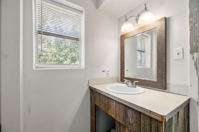 140 Friar Tuck Road, Shepherd, TX 77371