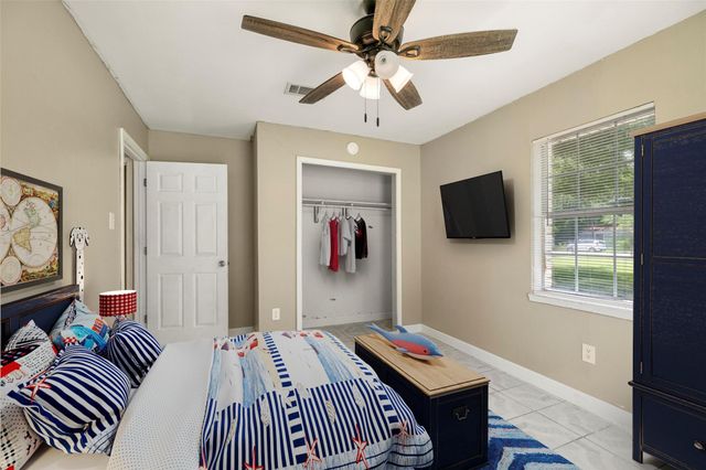 140 Friar Tuck Road, Shepherd, TX 77371