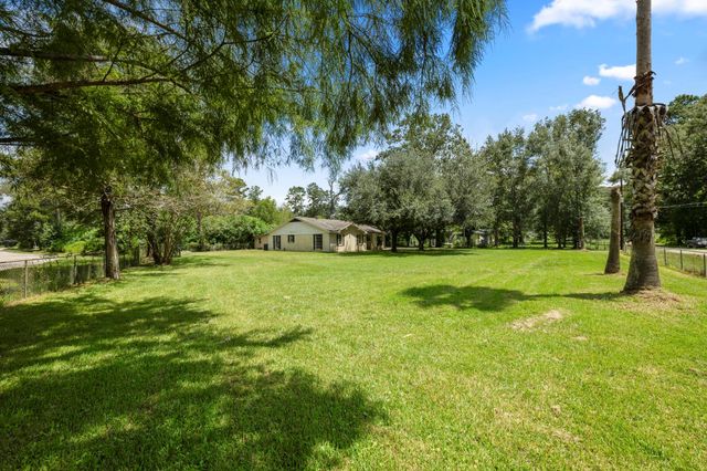 140 Friar Tuck Road, Shepherd, TX 77371