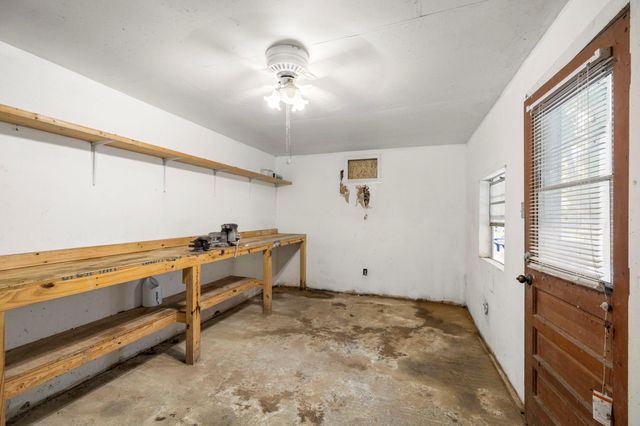 140 Friar Tuck Road, Shepherd, TX 77371