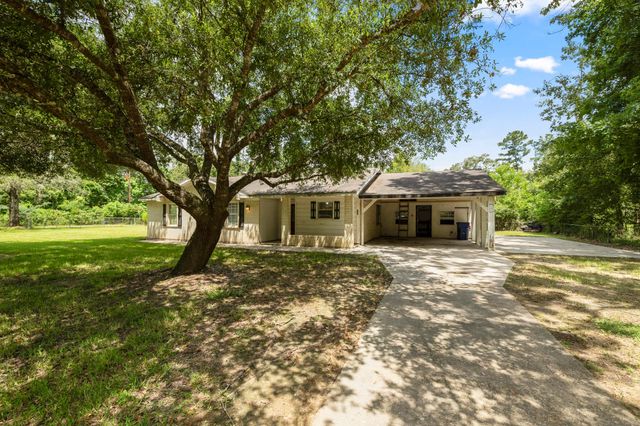 140 Friar Tuck Road, Shepherd, TX 77371