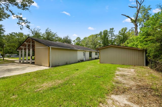 140 Friar Tuck Road, Shepherd, TX 77371