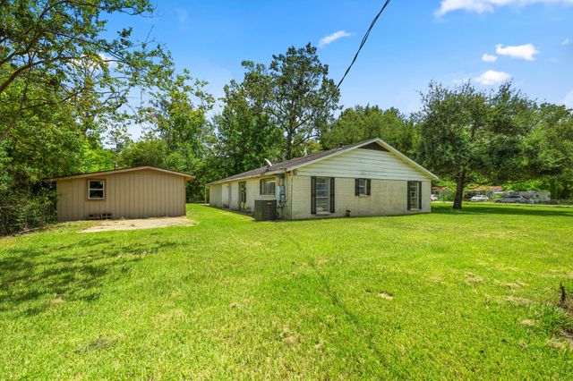 140 Friar Tuck Road, Shepherd, TX 77371