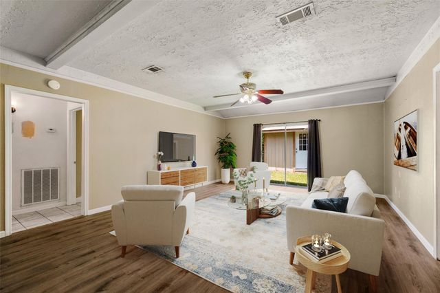 140 Friar Tuck Road, Shepherd, TX 77371