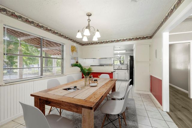 140 Friar Tuck Road, Shepherd, TX 77371