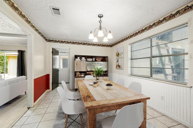 140 Friar Tuck Road, Shepherd, TX 77371