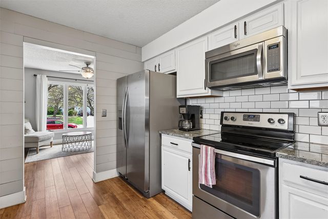 1212 64th Street, West Des Moines, IA 50266