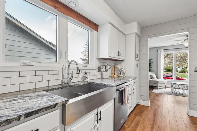 1212 64th Street, West Des Moines, IA 50266